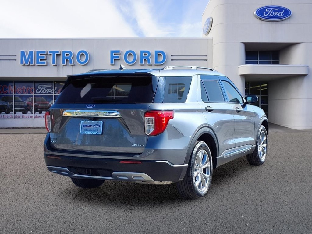 Certified 2022 Ford Explorer XLT w/ Equipment Group 202A AWD/4WD image 3