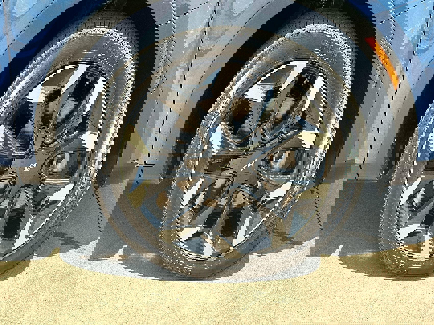 Used 2025 Kia Sorento EX w/ Panoramic Sunroof Package image 10