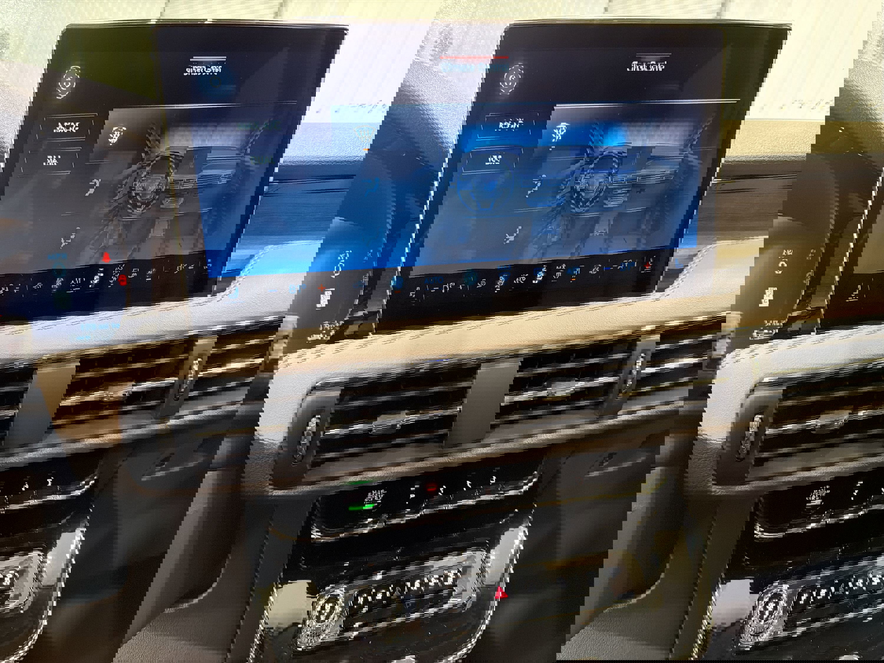 Used 2024 Lincoln Corsair Reserve image 20