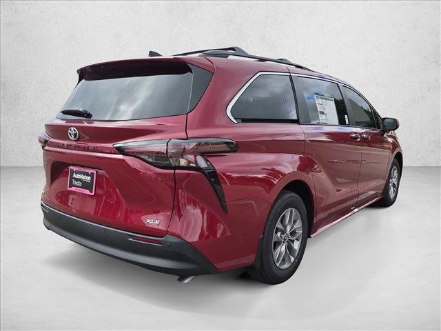 New 2026 Toyota Sienna XLE FWD image 2