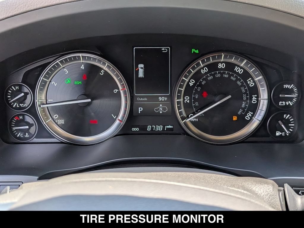 Used 2019 Lexus LX 570 4WD w/ Luxury Package image 18
