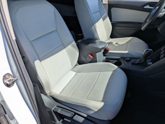 Used 2021 Volkswagen Tiguan SE image 37