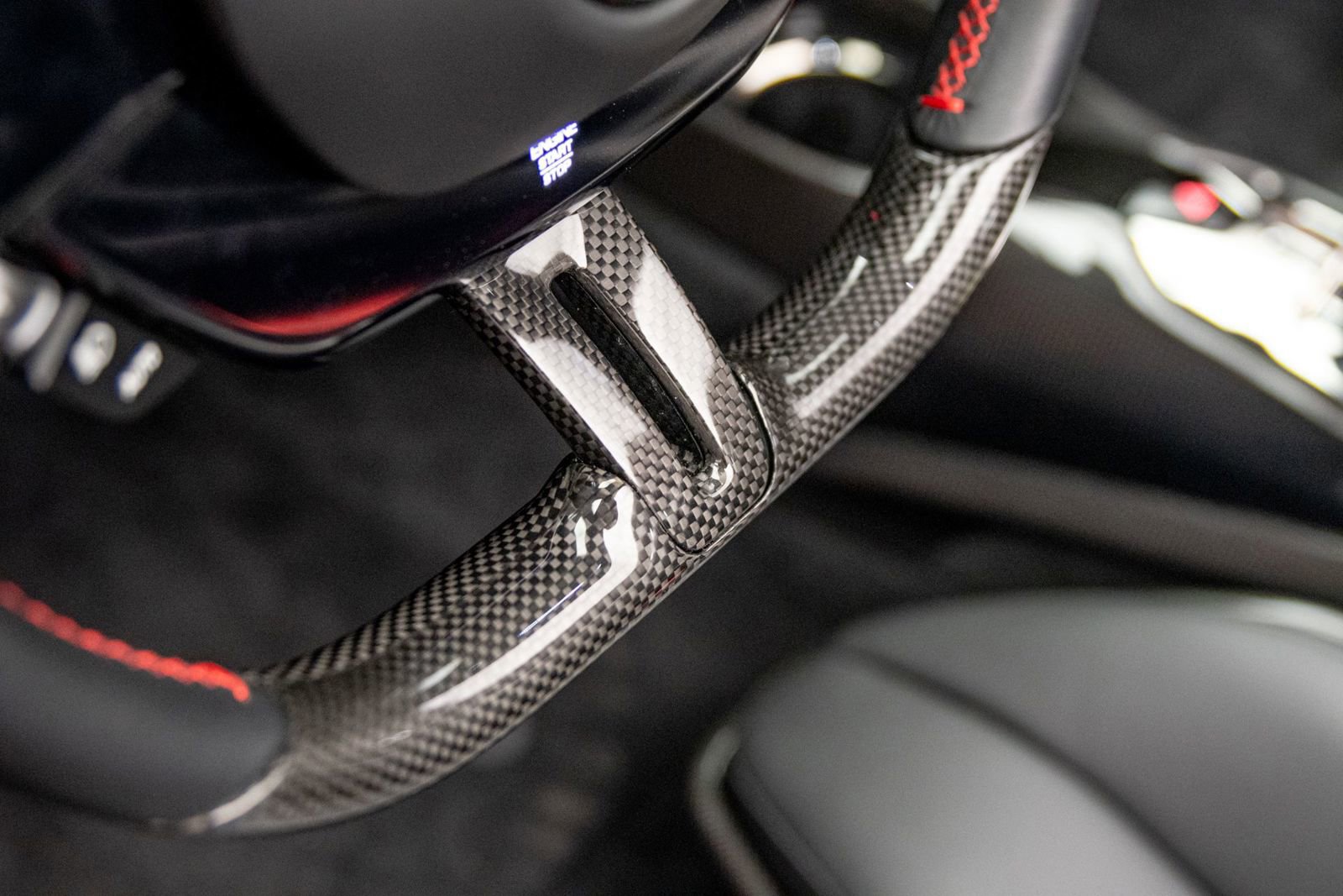 Used 2022 Ferrari SF90 Spider image 27