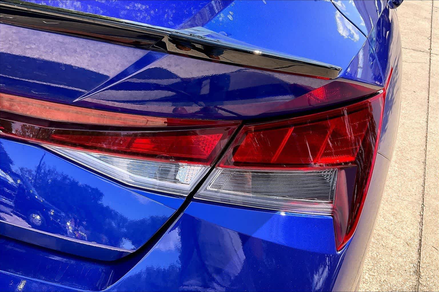 Used 2025 Hyundai Elantra Sport FWD image 28