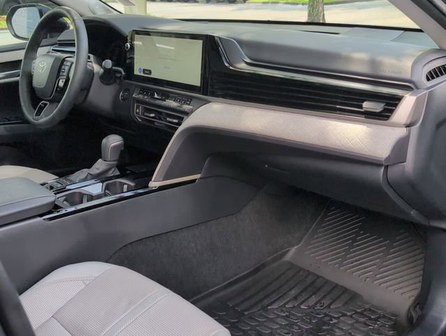 Used 2025 Toyota Camry XLE w/ Premium Plus Package FWD image 32