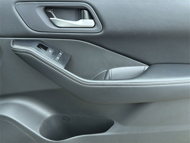 Used 2024 Nissan Rogue SV image 38