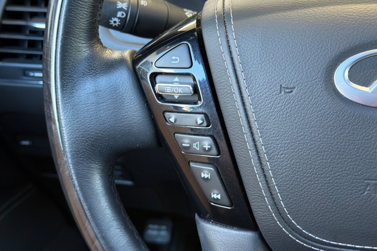 Used 2022 INFINITI QX80 Sensory w/ Cargo Package AWD/4WD image 32