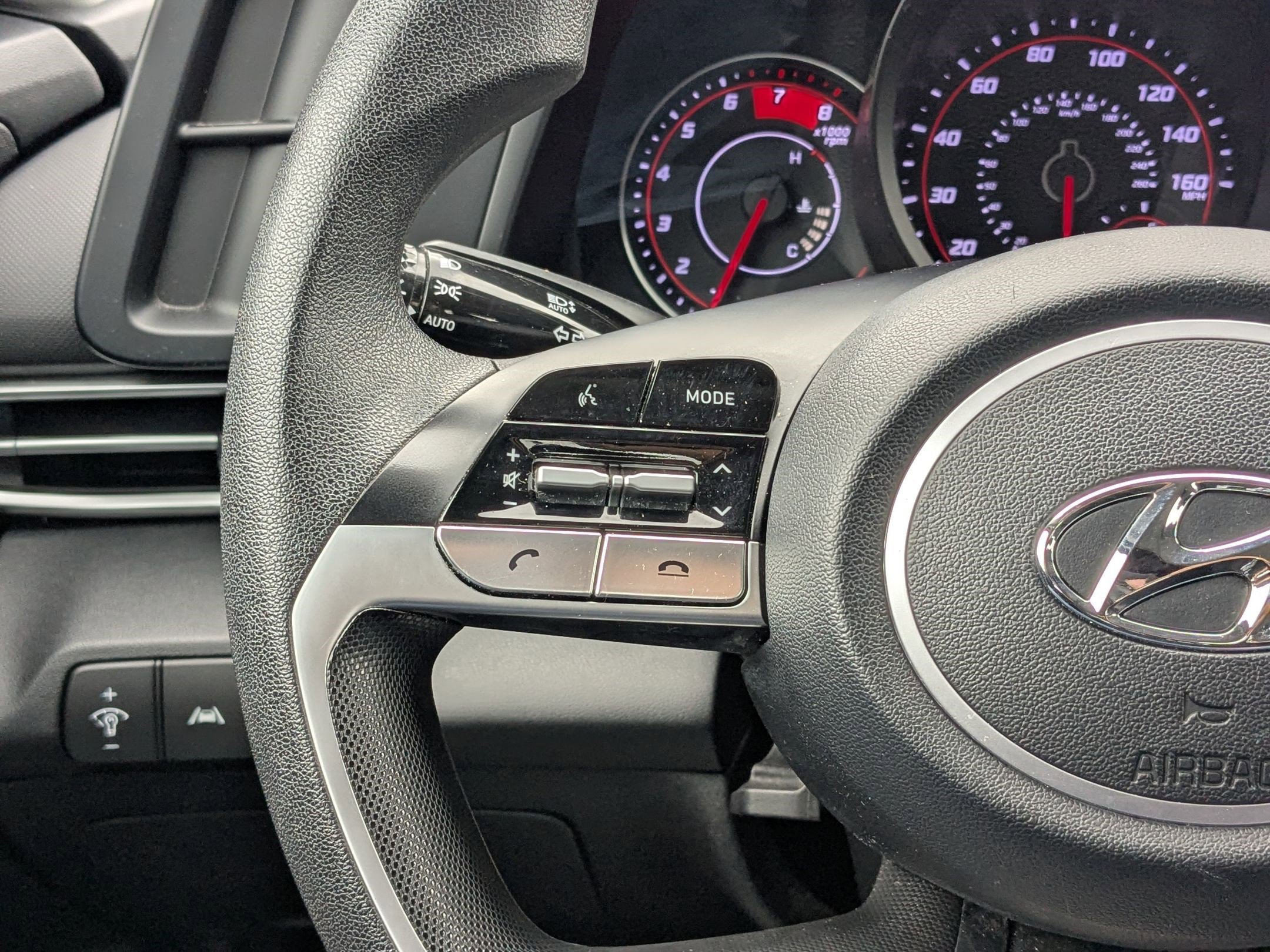 Used 2023 Hyundai Elantra SEL image 19