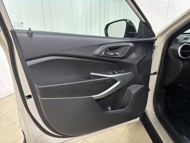 New 2026 Chevrolet Trax RS image 9