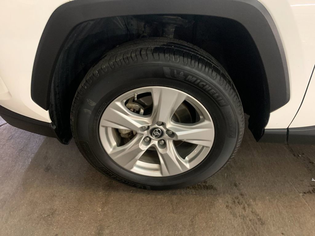 Used 2019 Toyota RAV4 XLE AWD/4WD image 34