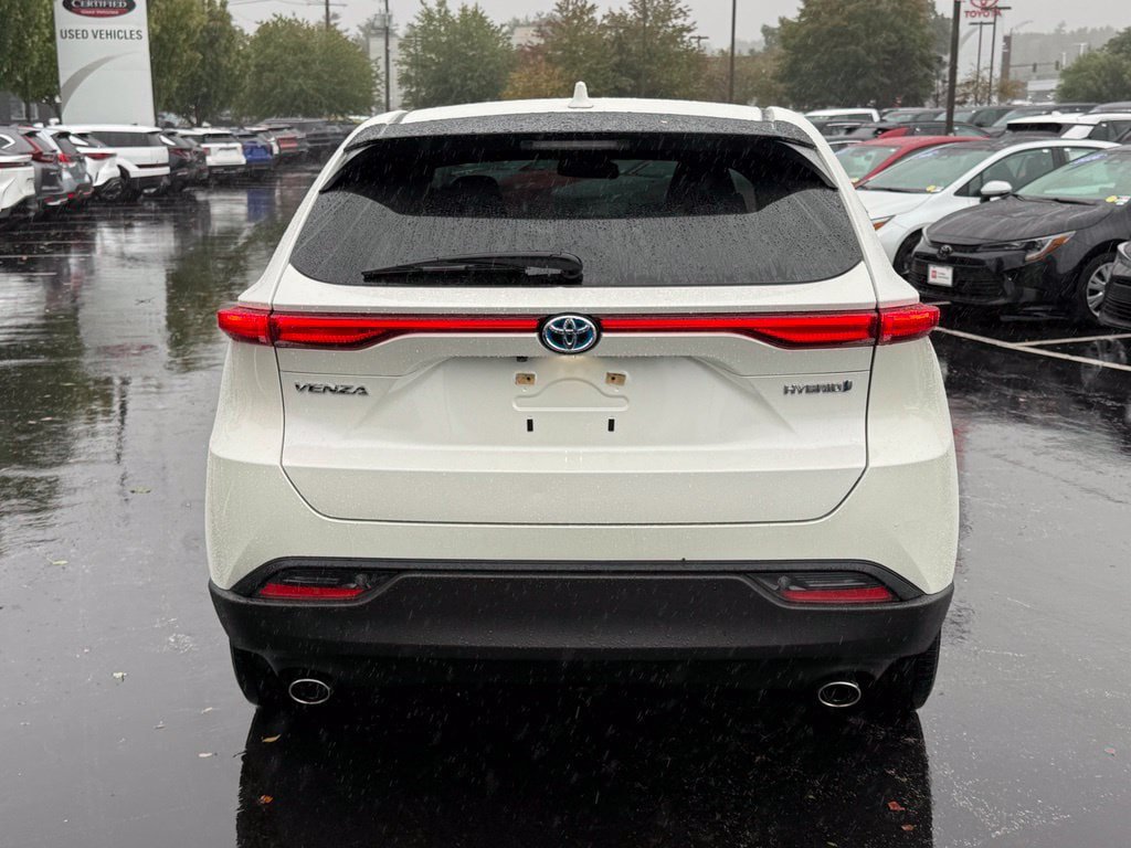 Certified 2021 Toyota Venza LE AWD/4WD image 7