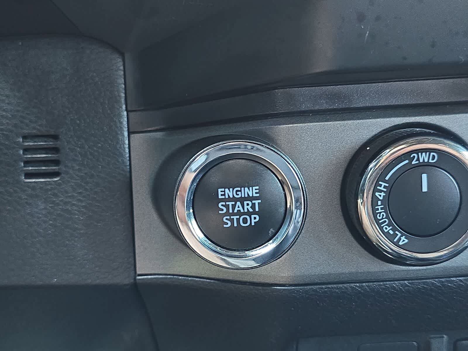 Certified 2023 Toyota Tacoma TRD Off-Road AWD/4WD image 27