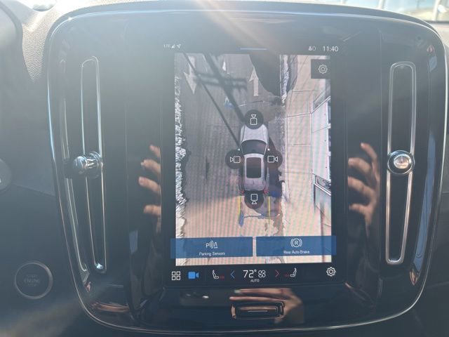 Certified 2025 Volvo XC40 B5 Plus AWD/4WD image 24