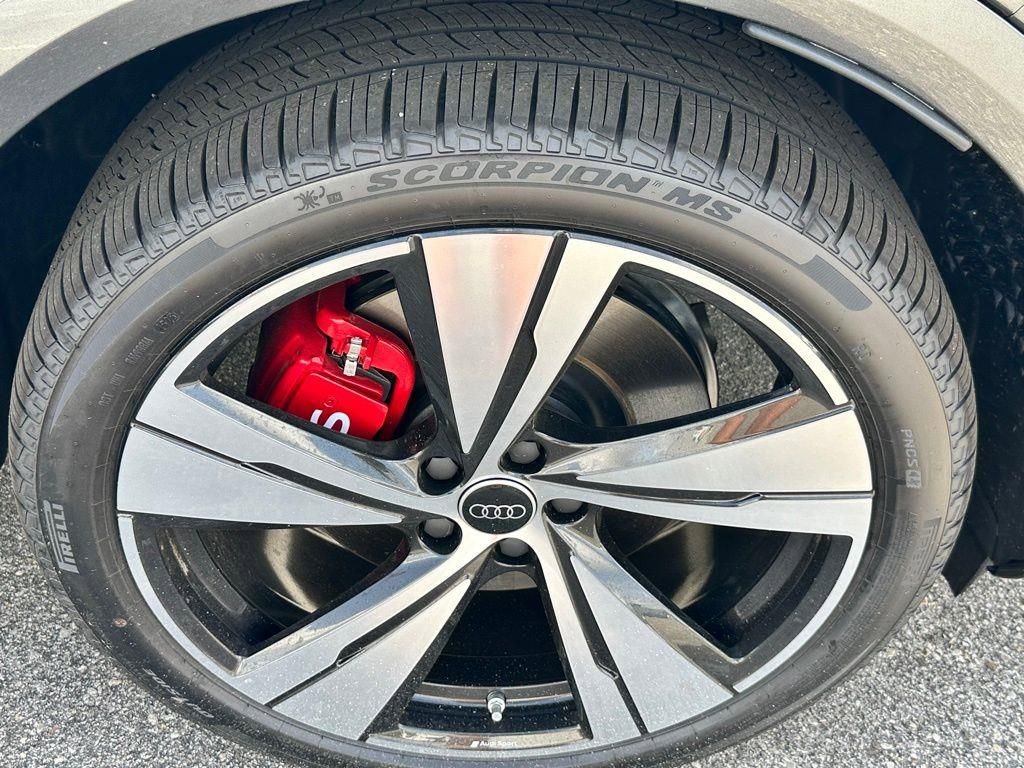 New 2026 Audi SQ5 Premium Plus image 9
