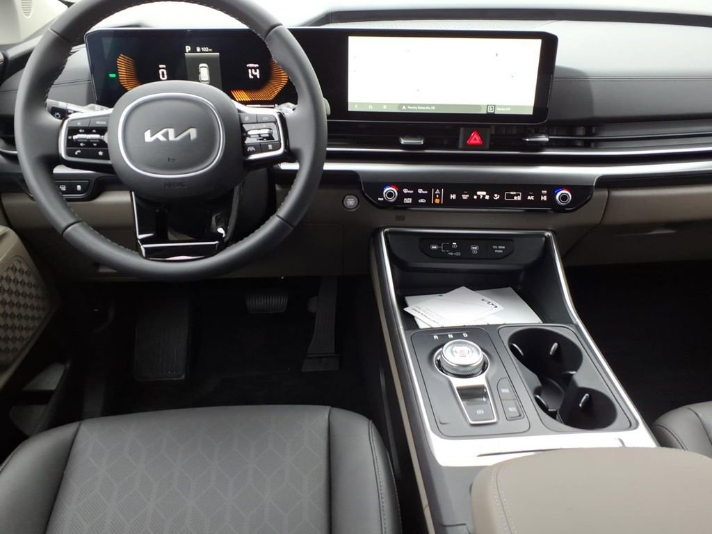 New 2026 Kia Carnival LXS FWD image 11