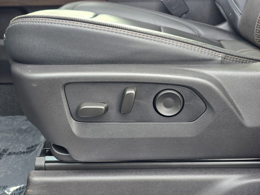 Used 2024 Chevrolet Silverado 1500 High Country w/ High Country Premium Package image 22