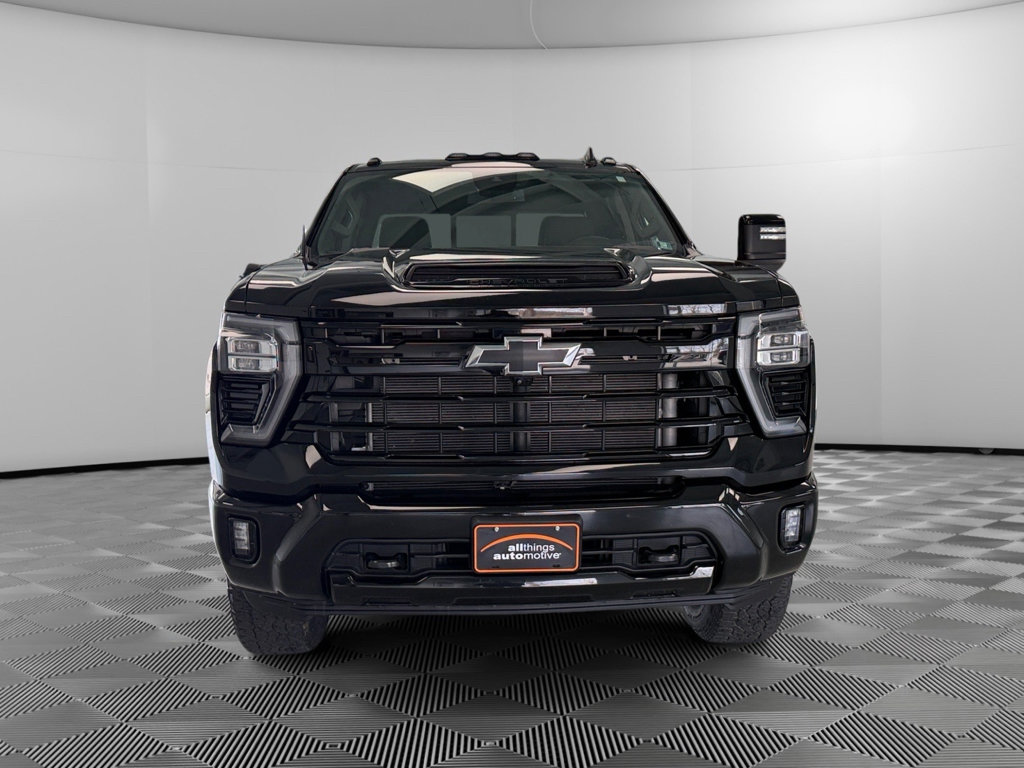 Used 2024 Chevrolet Silverado 2500 LT w/ Midnight Edition image 3