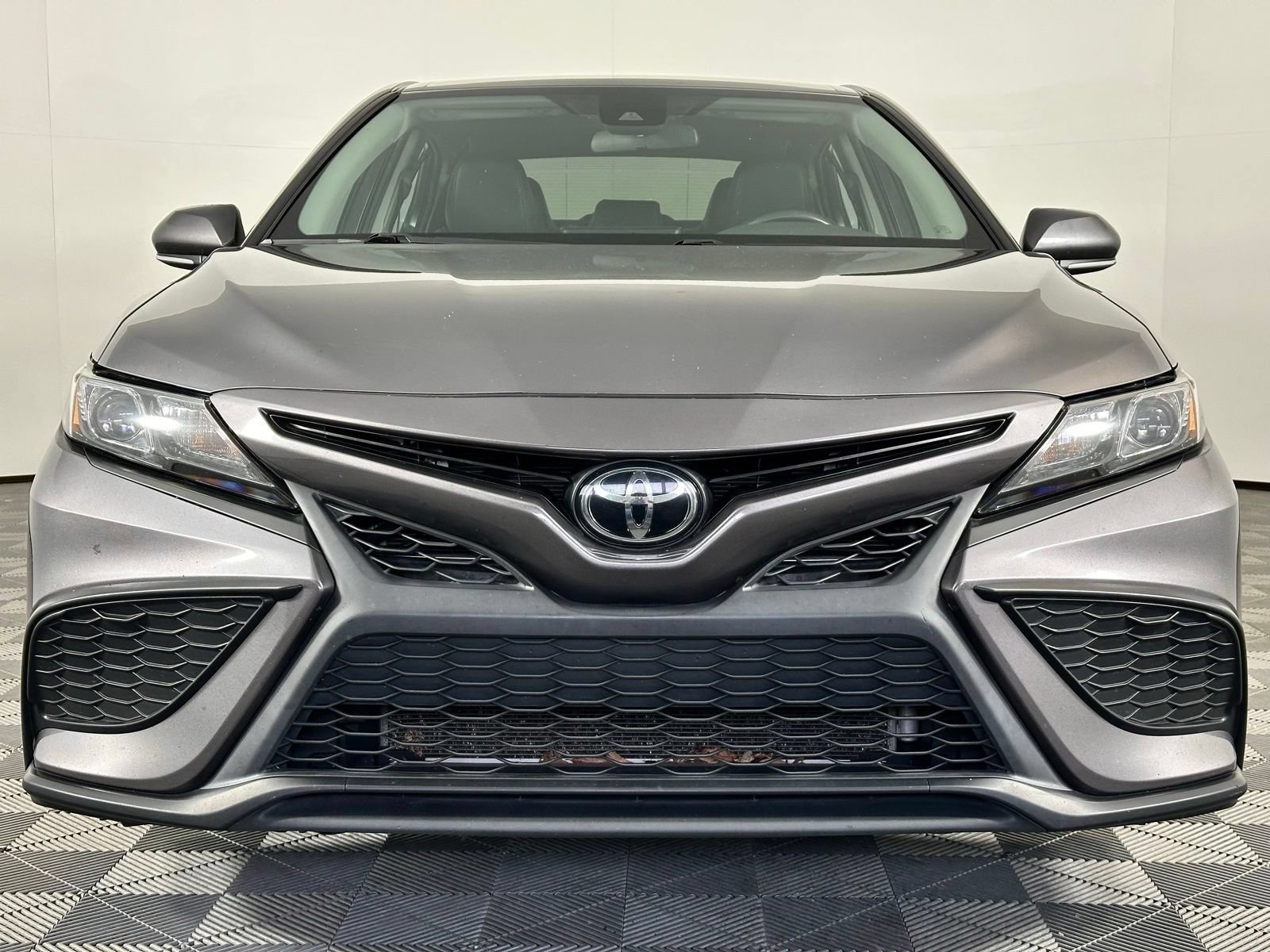 Used 2023 Toyota Camry SE FWD image 17