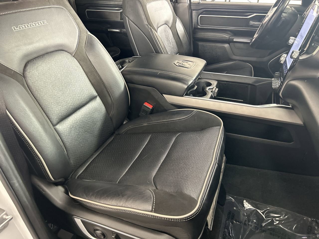 Used 2022 RAM 1500 Laramie w/ Sport Appearance Package image 25