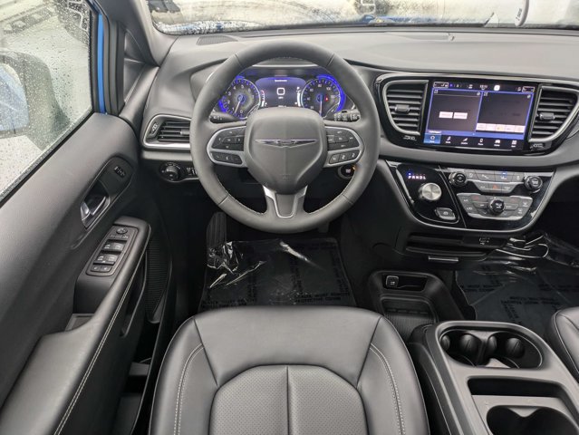 Certified 2026 Chrysler Pacifica Select FWD image 17