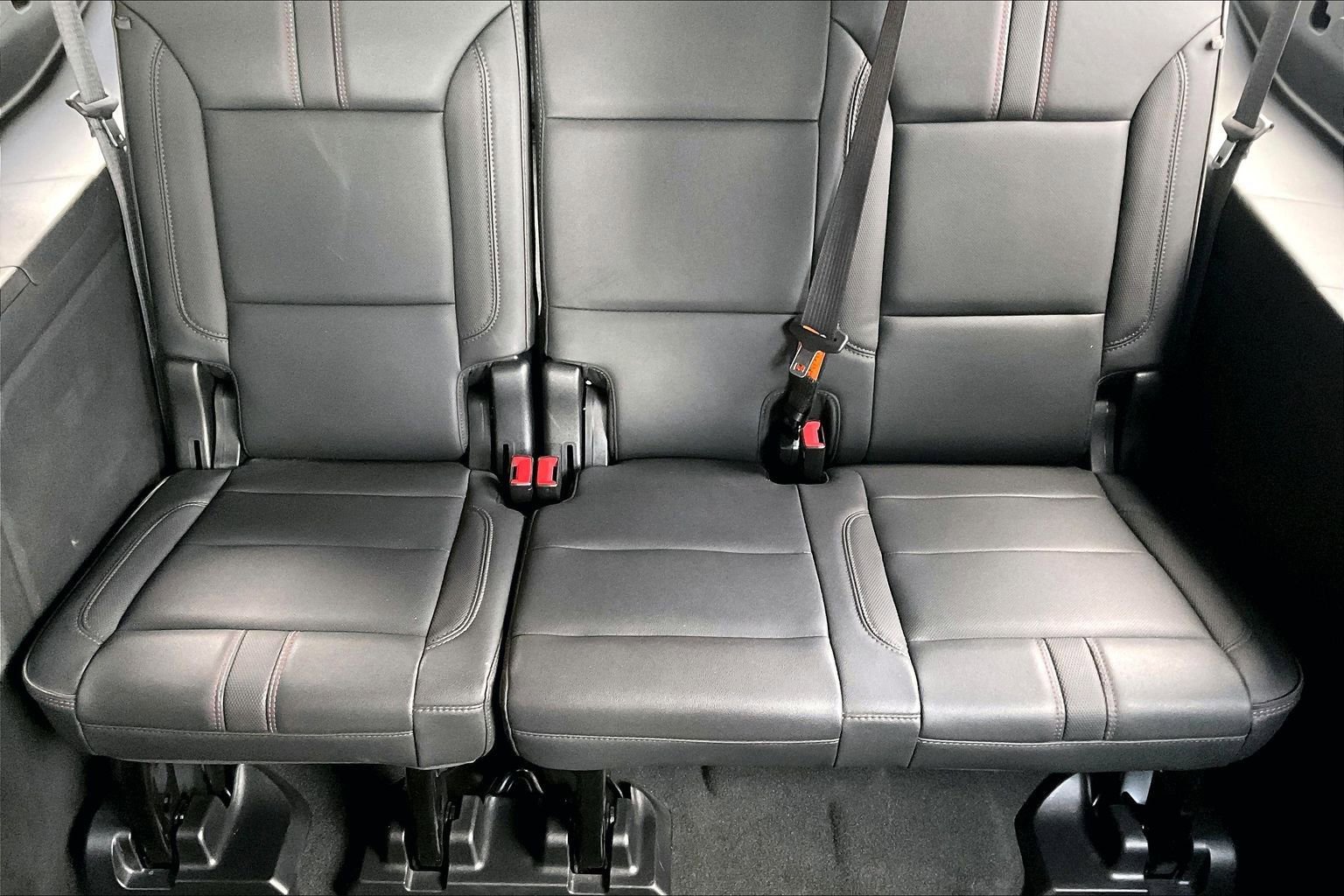 Used 2022 Chevrolet Suburban RST w/ Luxury Package image 20