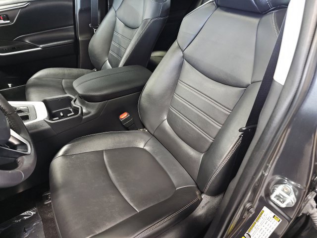 Used 2023 Toyota RAV4 XLE Premium AWD/4WD image 17