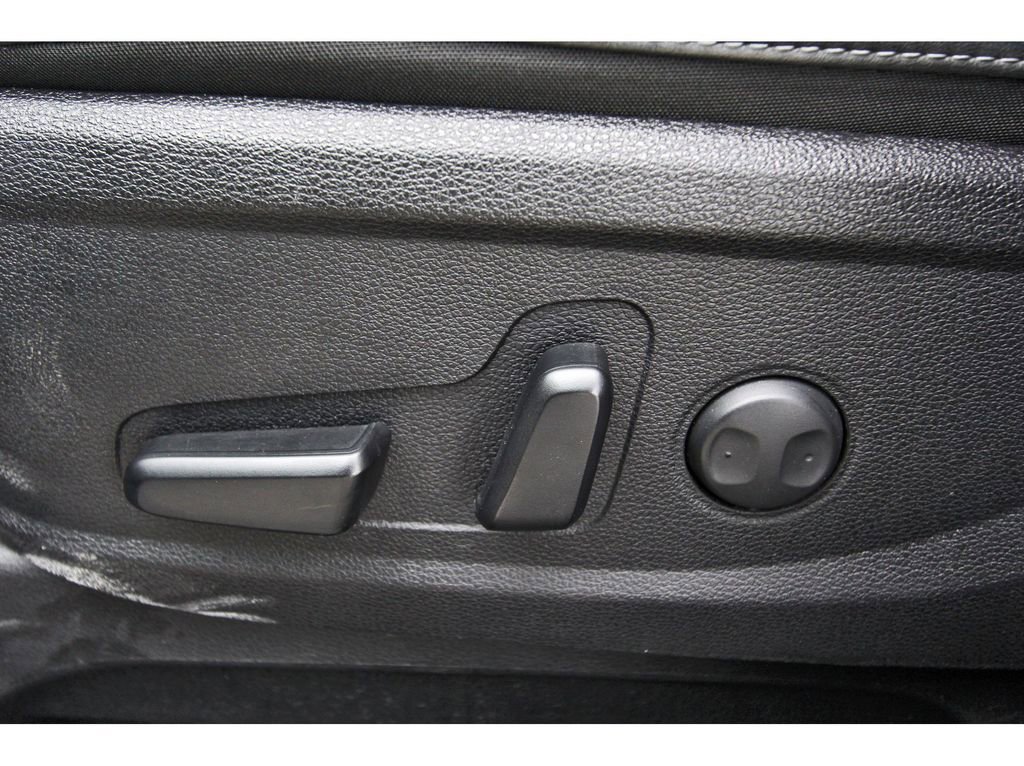Used 2025 Kia Telluride S image 28