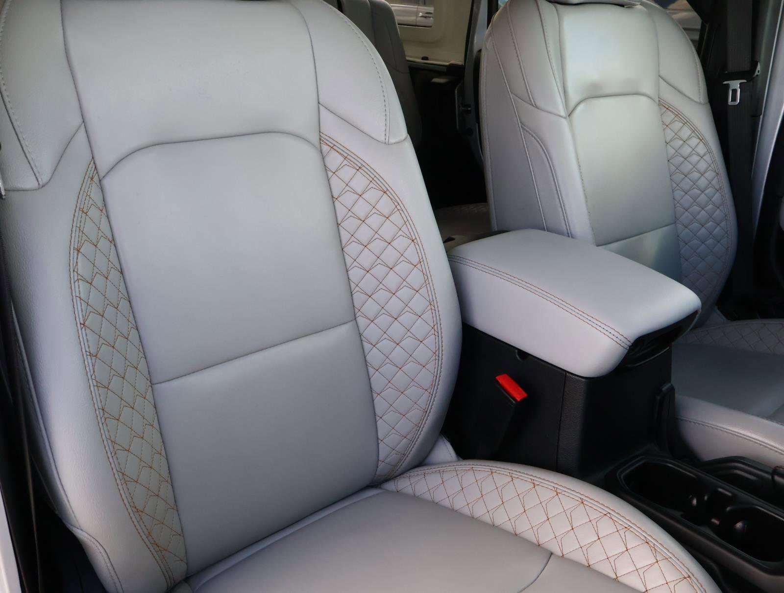 Used 2023 Jeep Wrangler Unlimited Sahara image 18