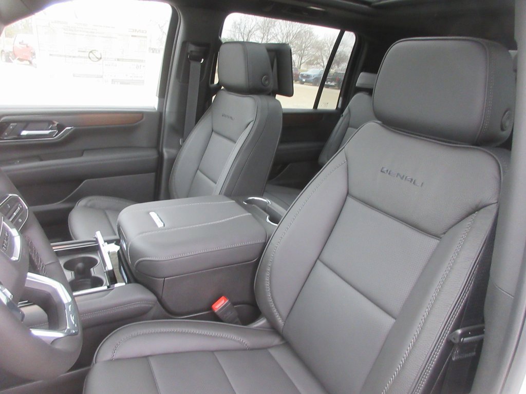 New 2026 GMC Yukon XL Denali w/ Denali Reserve Package image 13