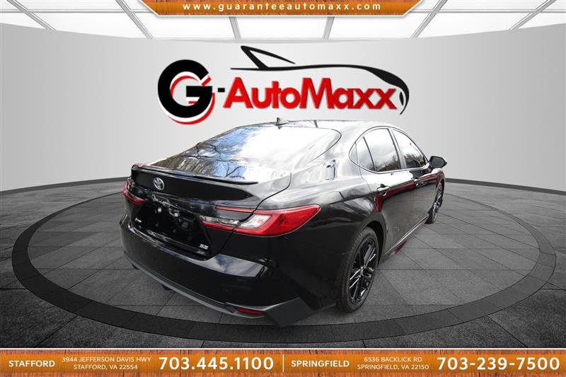 Used 2025 Toyota Camry SE image 5