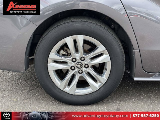 Certified 2025 Toyota Sienna XLE w/ XLE Plus Package AWD/4WD image 11