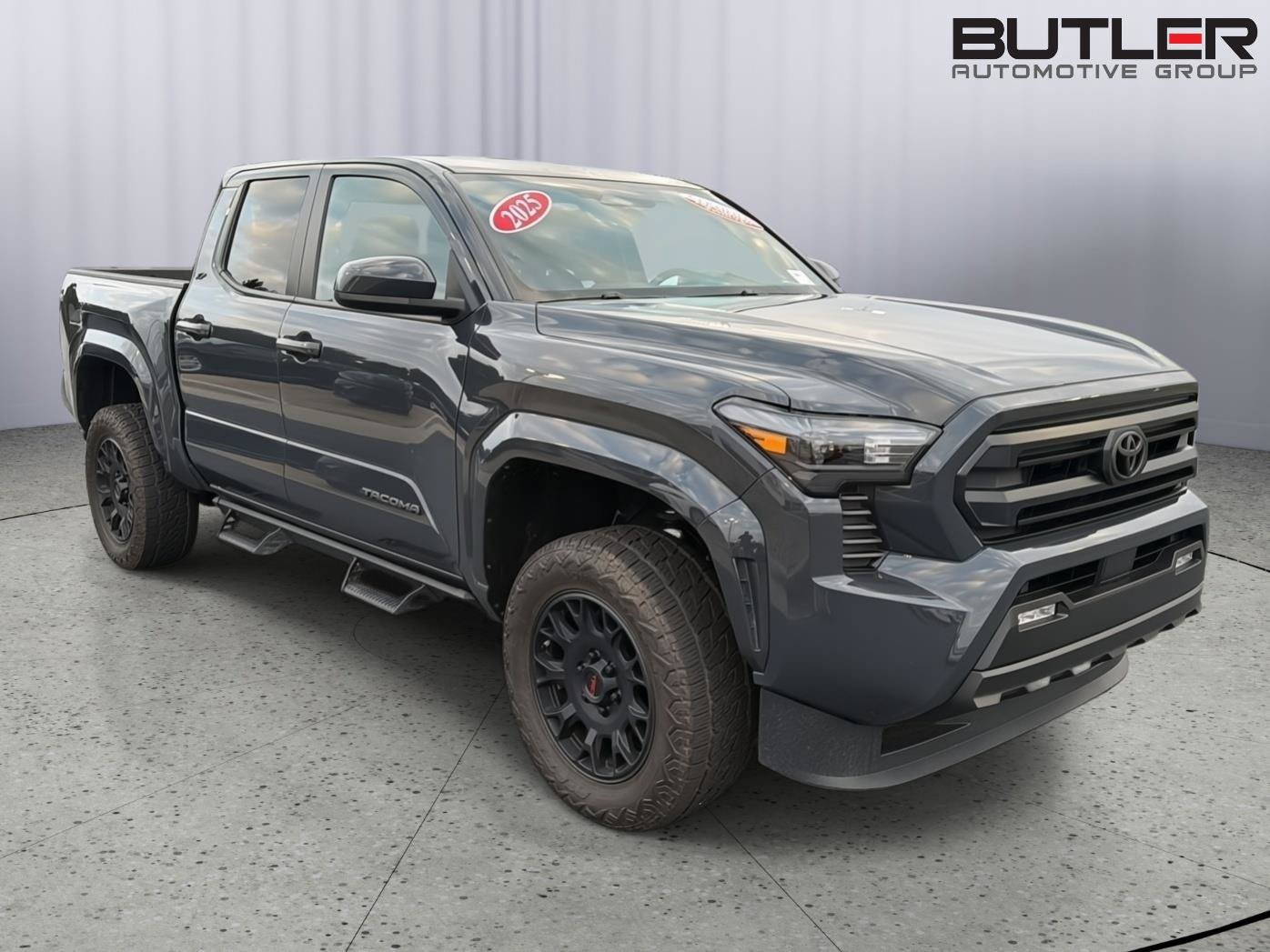 Certified 2025 Toyota Tacoma SR5 AWD/4WD image 8