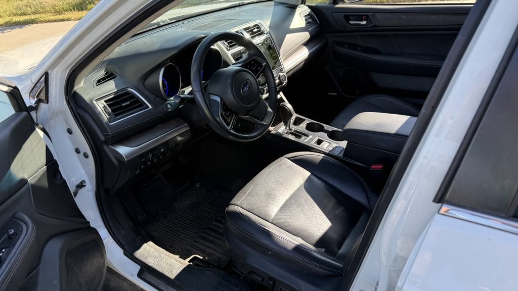 Used 2019 Subaru Outback 2.5i Limited w/ Popular Package #2 AWD/4WD image 3