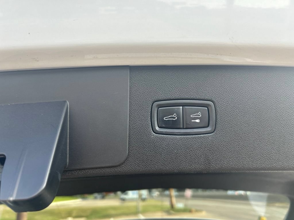 Used 2022 Porsche Cayenne AWD/4WD image 20