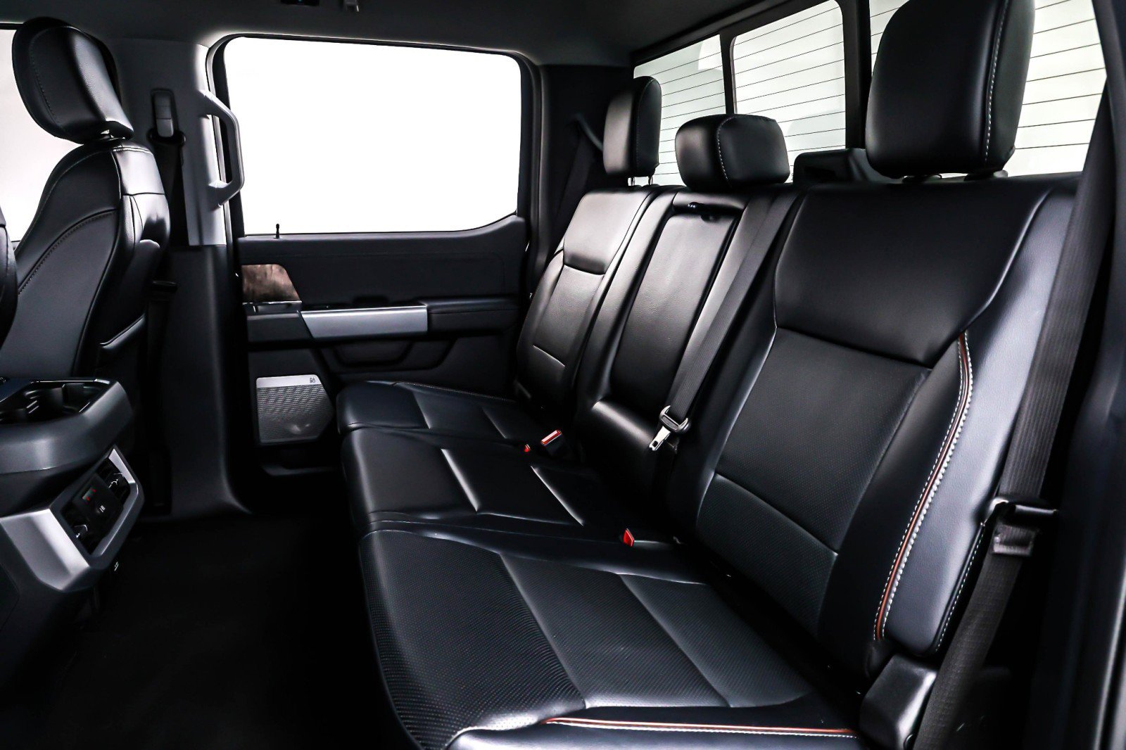 Used 2024 Ford F350 Lariat w/ Chrome Package image 8