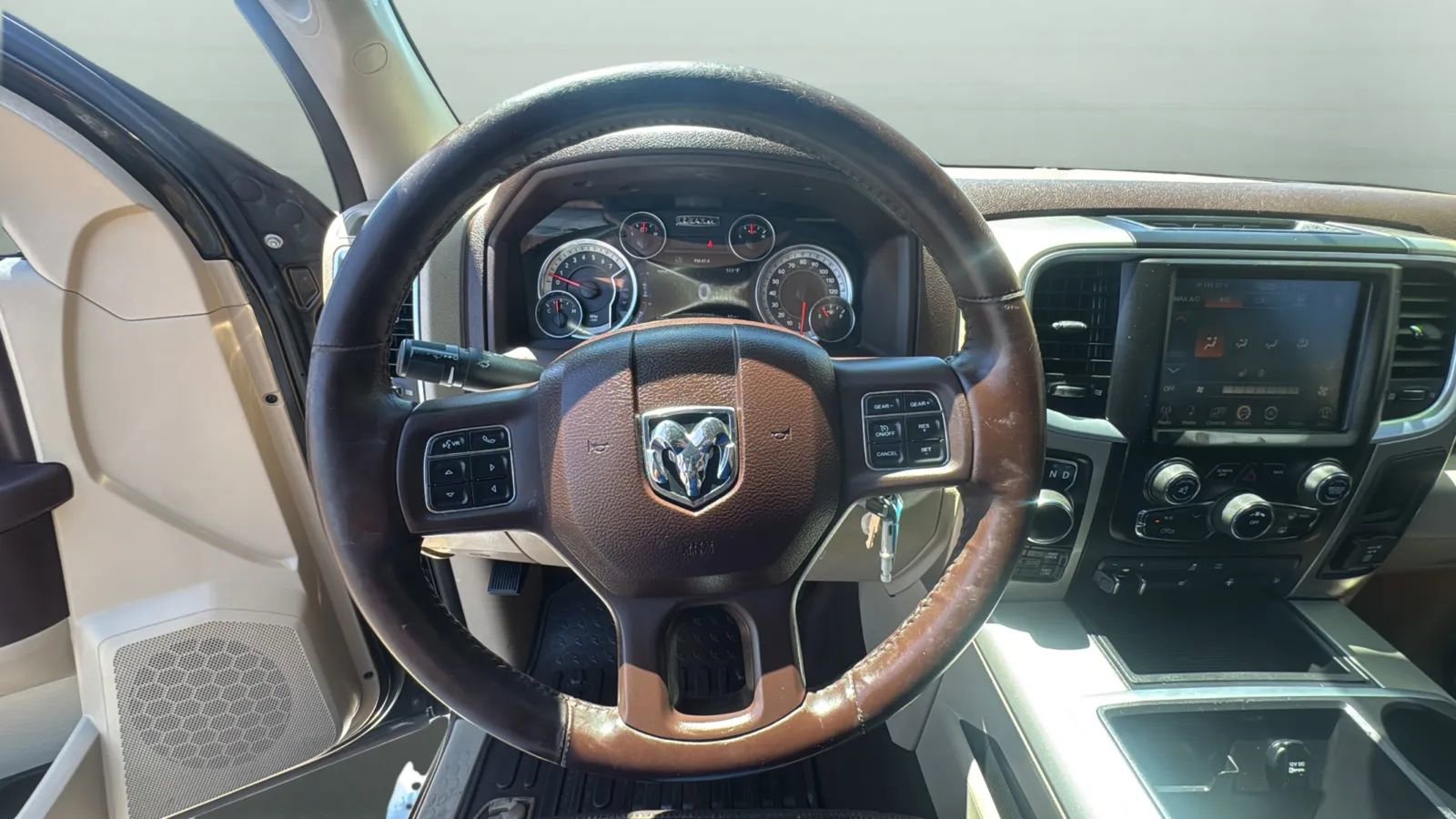 Used 2014 RAM 1500 Outdoorsman AWD/4WD image 21