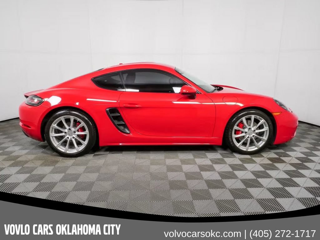 Used 2018 Porsche 718 Cayman RWD image 6