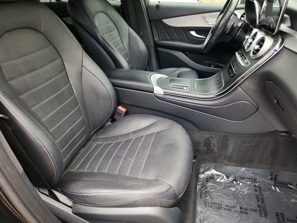 Used 2022 Mercedes-Benz GLC 300 GLC 300 image 15