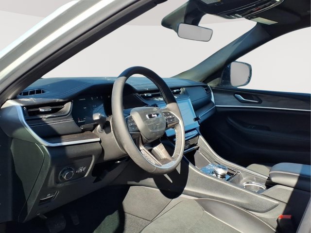 New 2026 Jeep Grand Cherokee Altitude AWD/4WD image 7