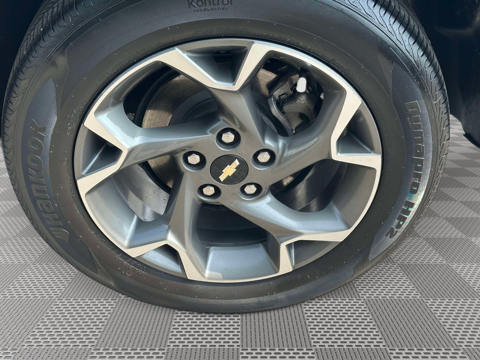 Used 2025 Chevrolet Trax LT FWD image 32
