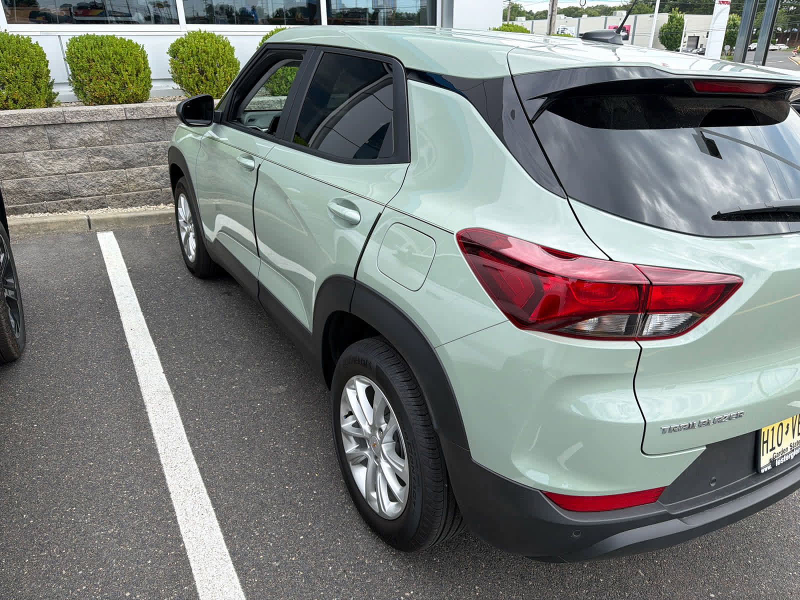 Used 2025 Chevrolet TrailBlazer LS w/ LS Convenience Package FWD image 4