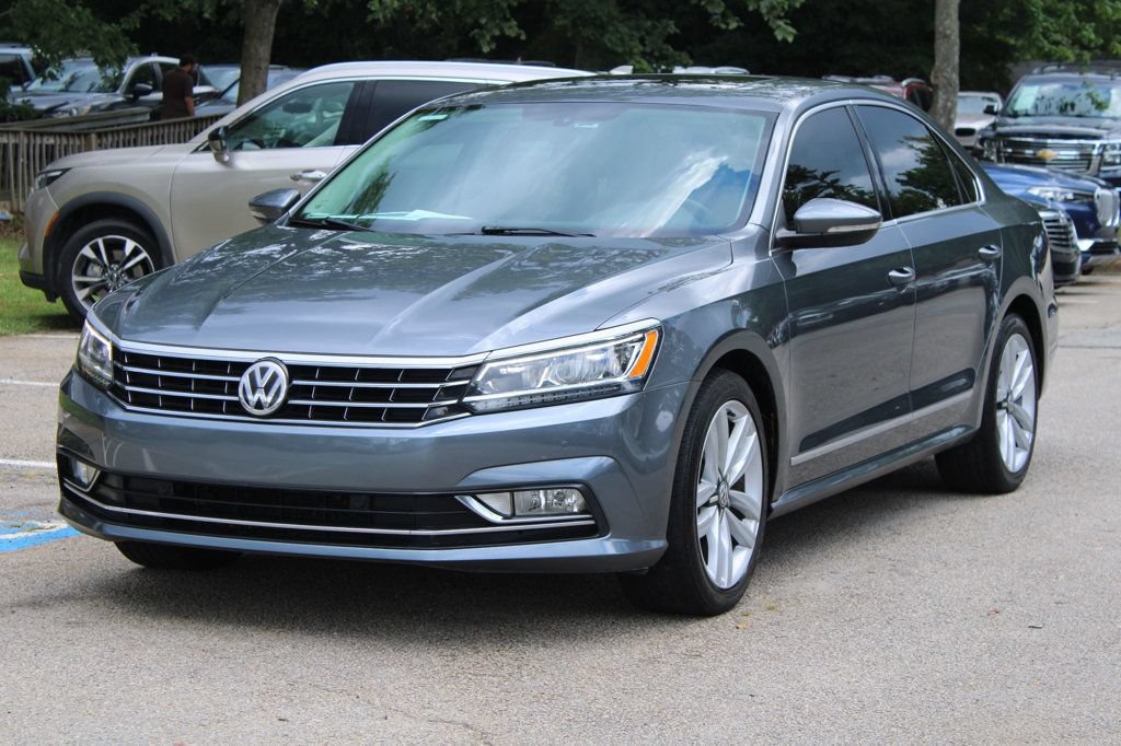 Used 2017 Volkswagen Passat 1.8T SE FWD image 3