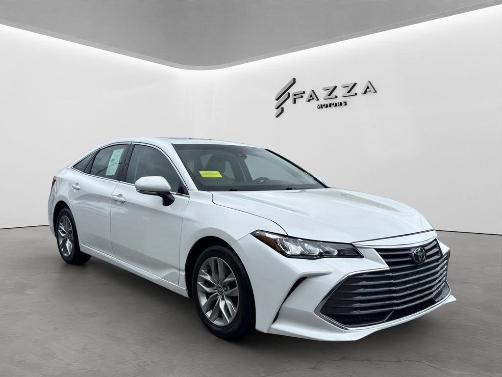 Used 2022 Toyota Avalon XLE w/ Moonroof Package FWD image 13