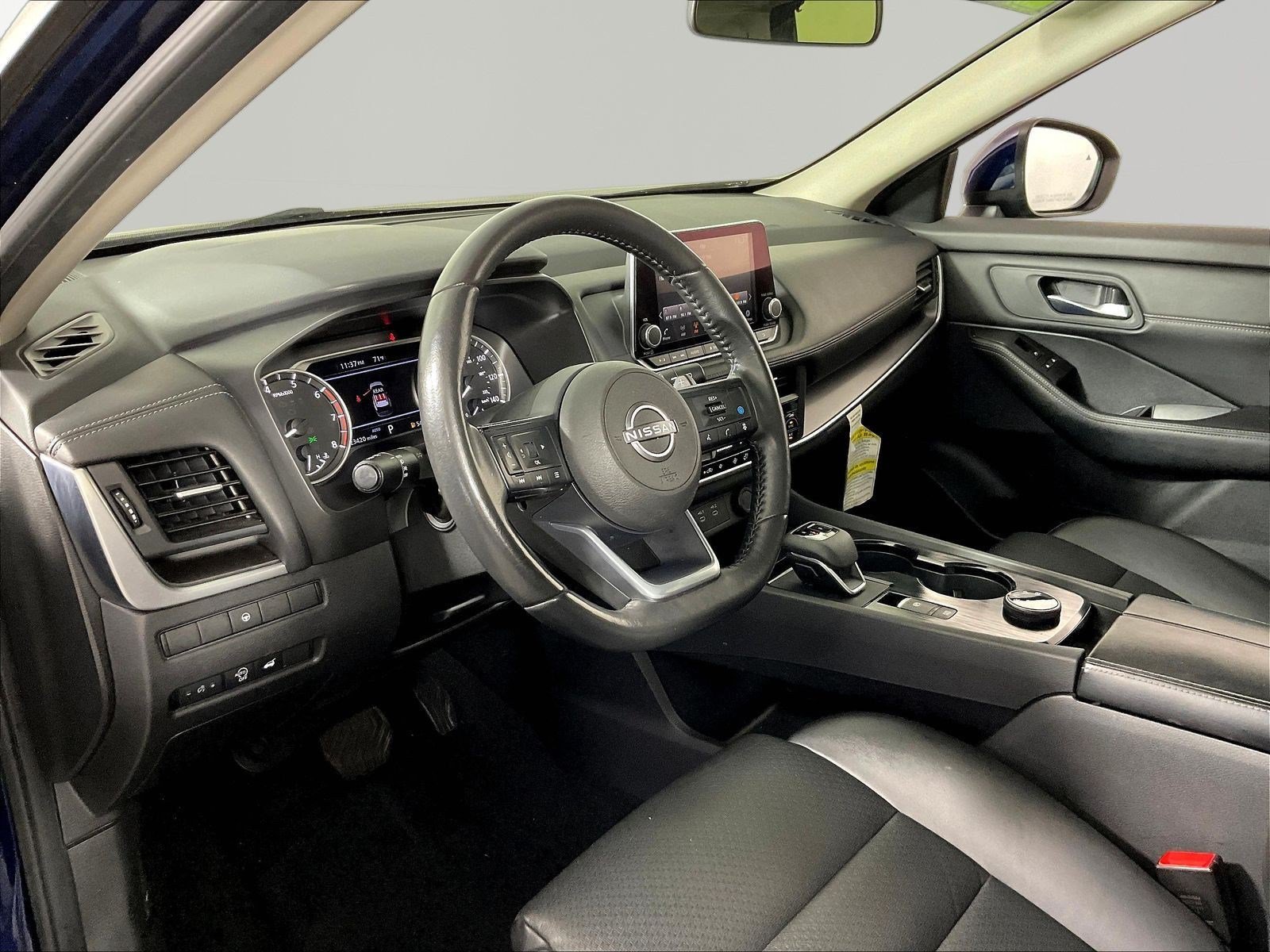 Used 2024 Nissan Rogue SV w/ SV Premium Package AWD/4WD image 17