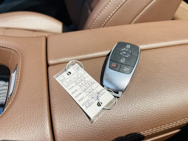 Used 2024 Mercedes-Benz GLE 350 4MATIC w/ 3rd Row Seat Package image 37