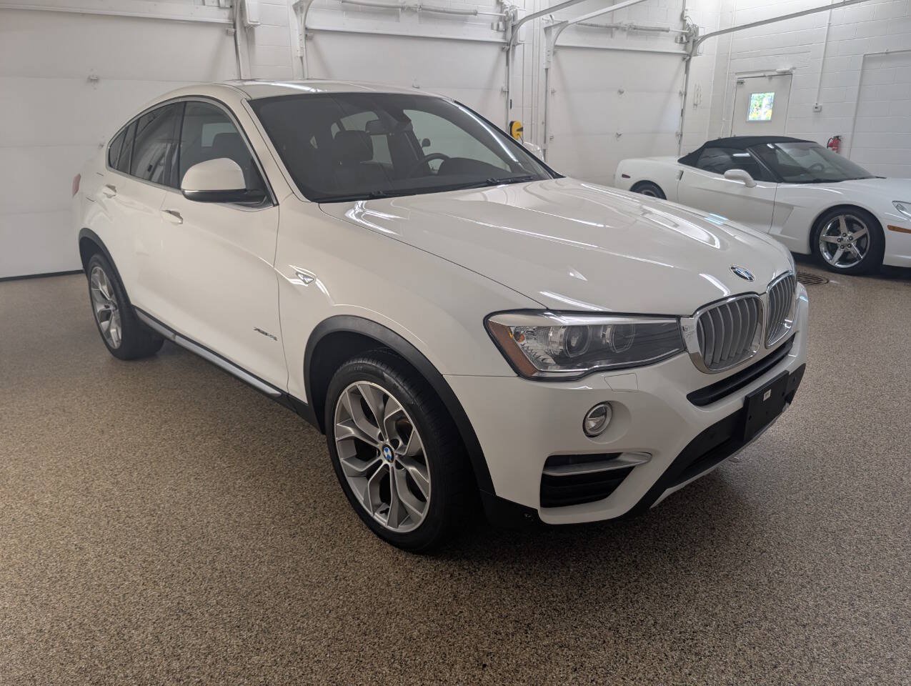 Used 2017 BMW X4 xDrive28i AWD/4WD image 5