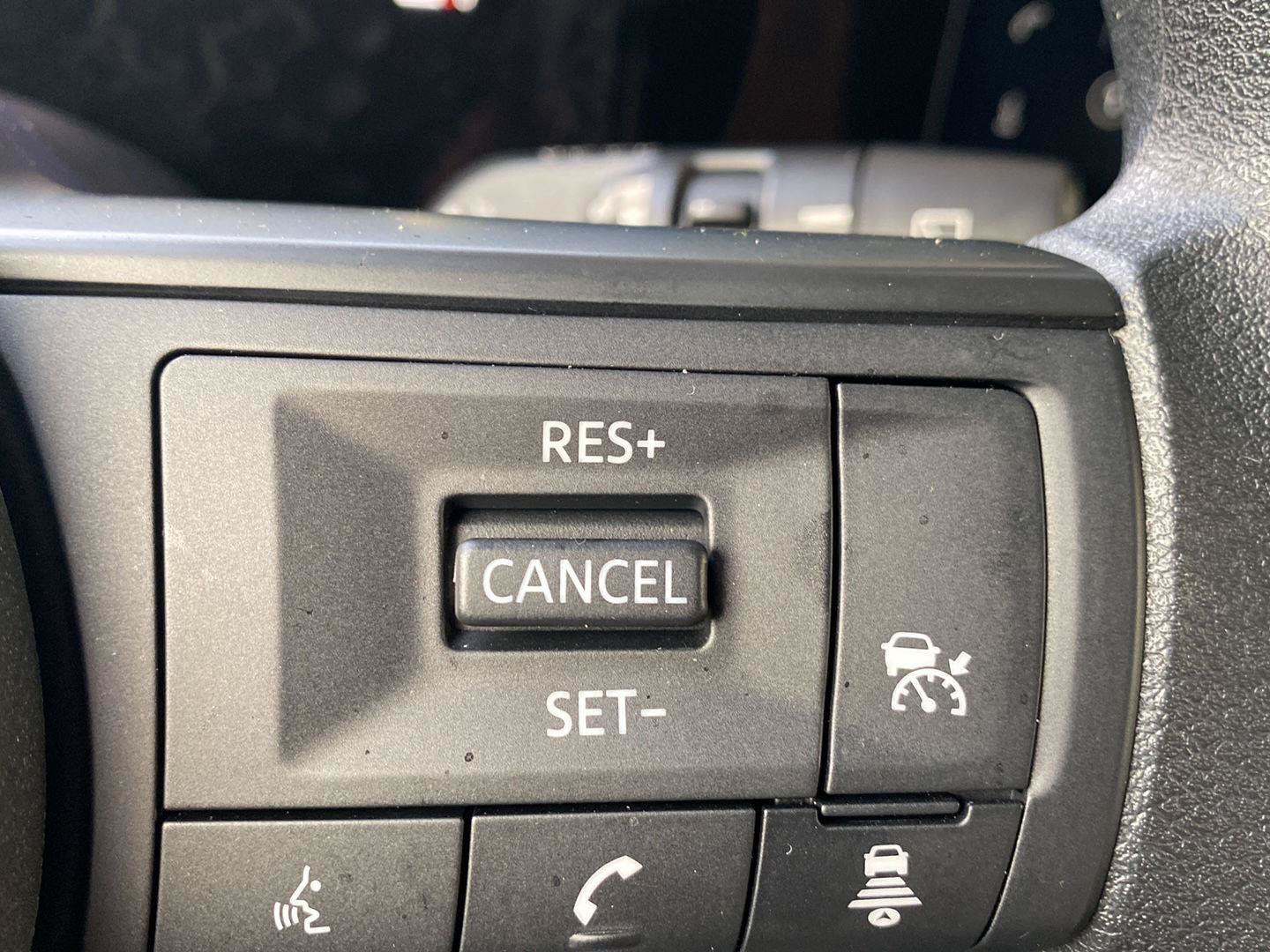 Certified 2025 Nissan Kicks SV AWD/4WD image 34