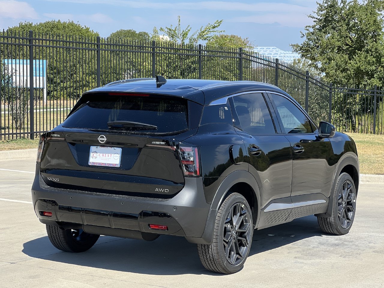 New 2027 Nissan Kicks SR AWD/4WD image 4