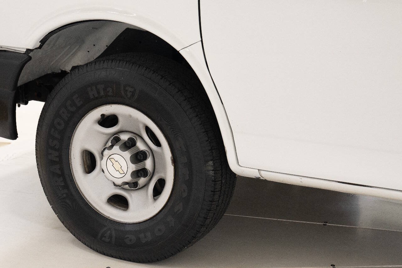 Used 2021 Chevrolet Express 2500 w/ Driver Convenience Package RWD image 27