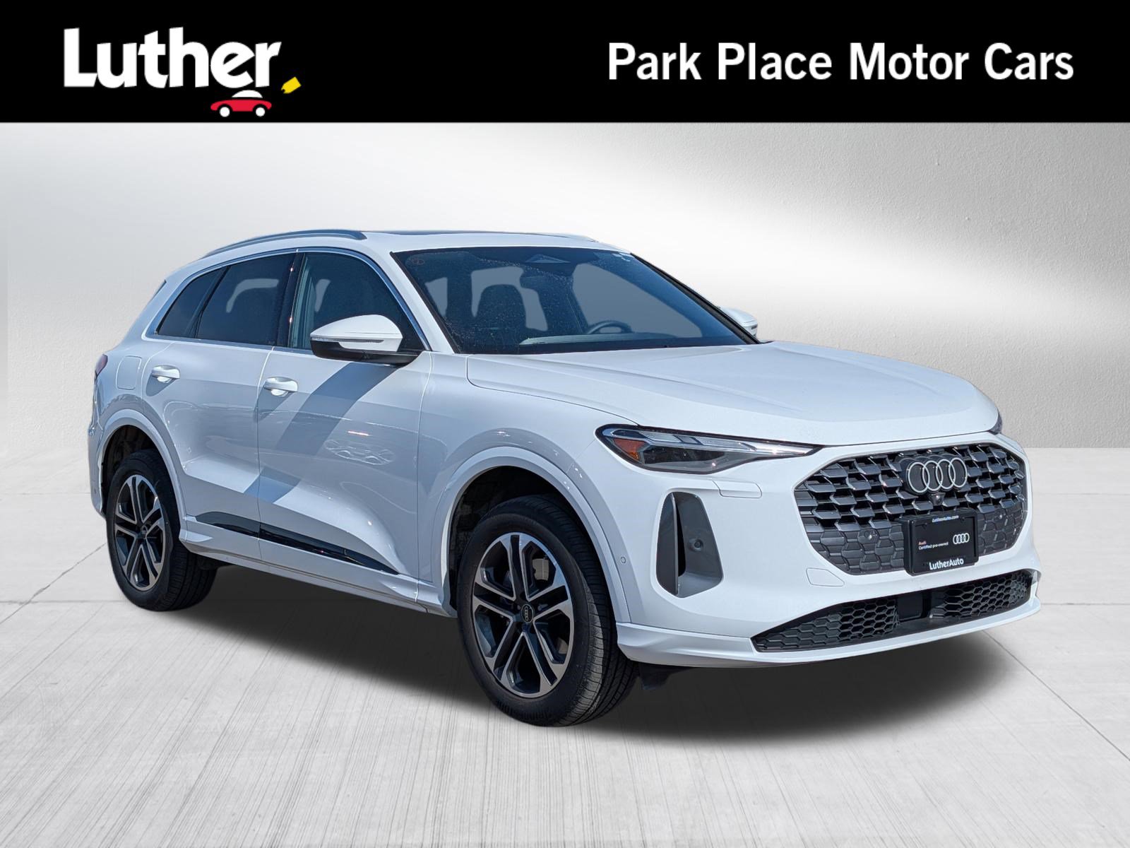 Certified 2025 Audi Q5 Premium w/ Convenience Package image 1